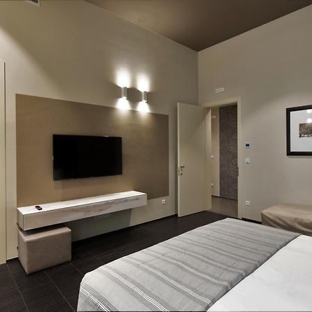Salina Luxury Suites Parma Exteriér fotografie