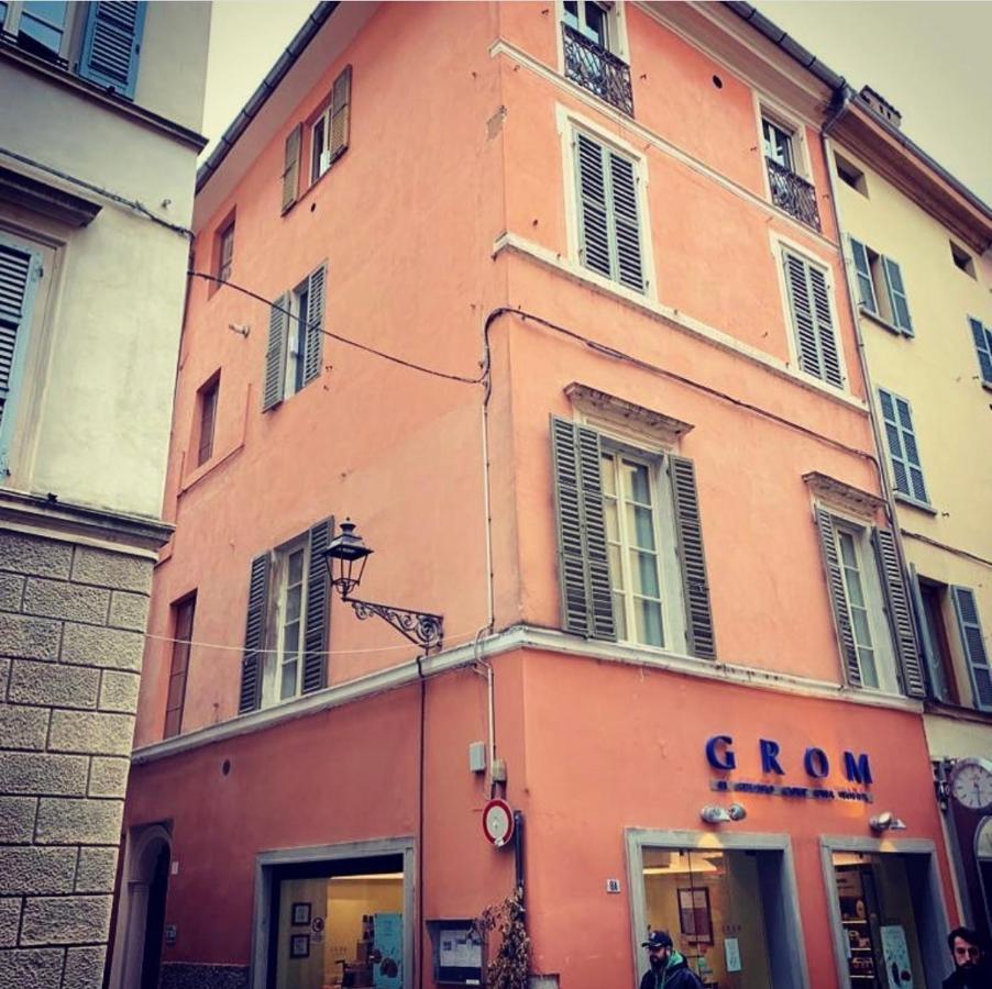 Salina Luxury Suites Parma Exteriér fotografie