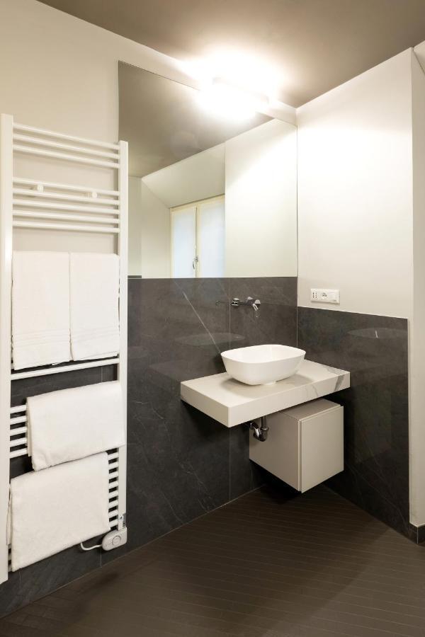 Salina Luxury Suites Parma Exteriér fotografie